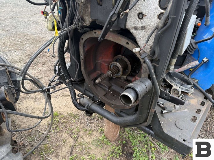 new-holland-tractor---parts-image-5