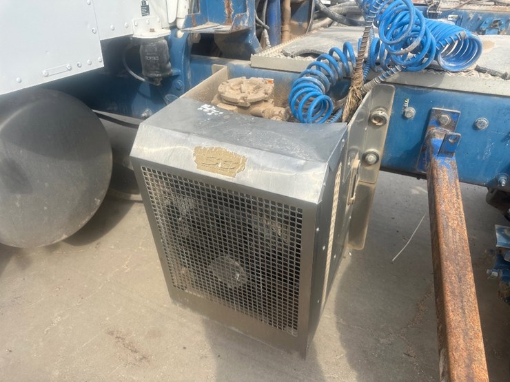 2011-peterbilt-367-image-8