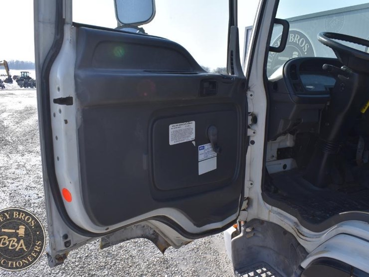 2002-chevrolet-wt5500-43182-image-20