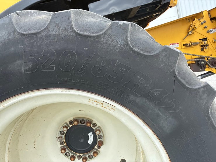 2009-new-holland-cr9060-image-32