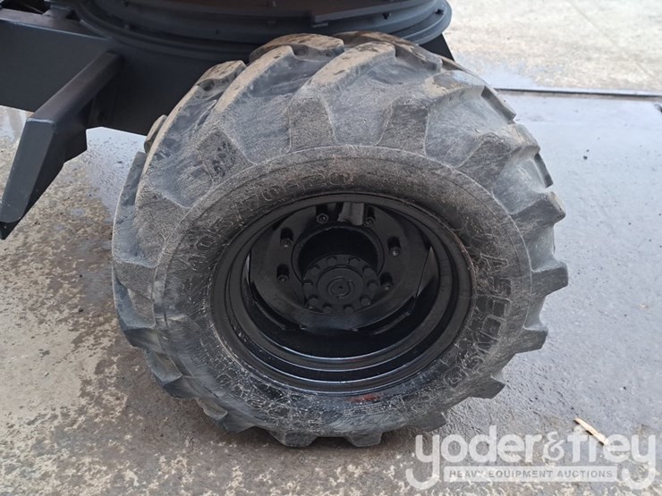 benford-6-ton-swivel-skip-dumper,-roll-bar-image-12