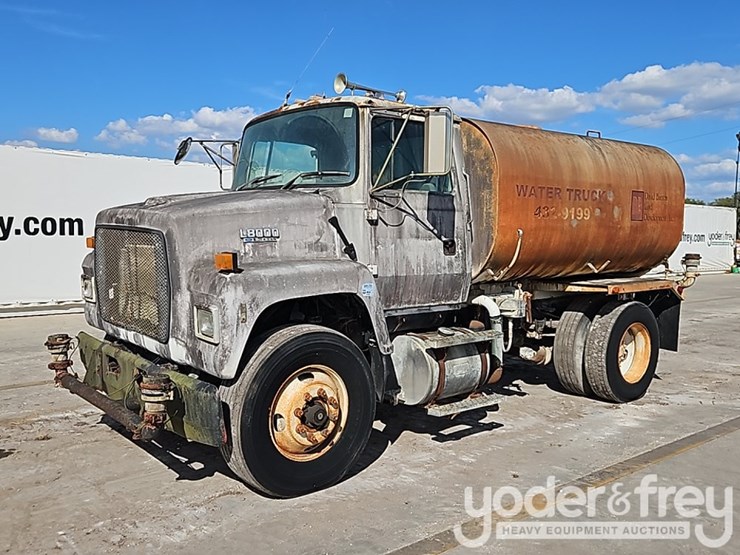 1995-ford-l8000-image-1