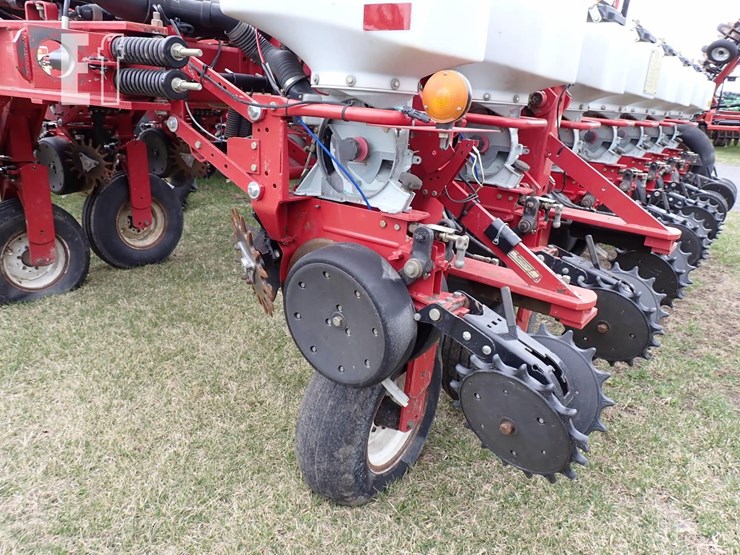 2007-white-8186-image-8