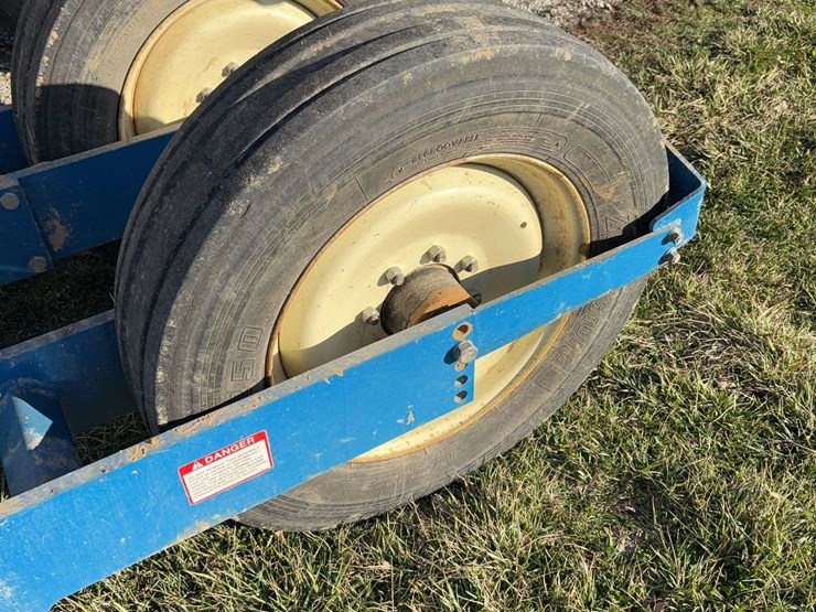 2009-kinze-3600-image-38