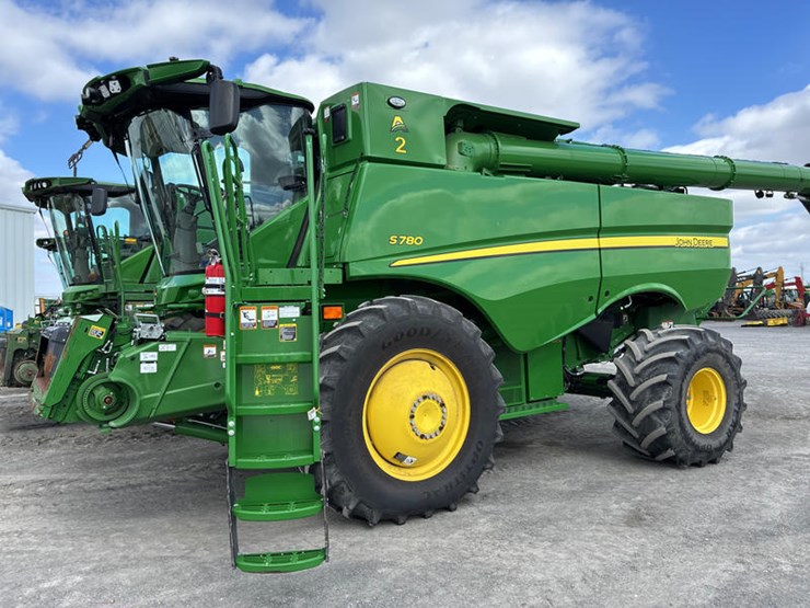 2023-john-deere-s780-image-1