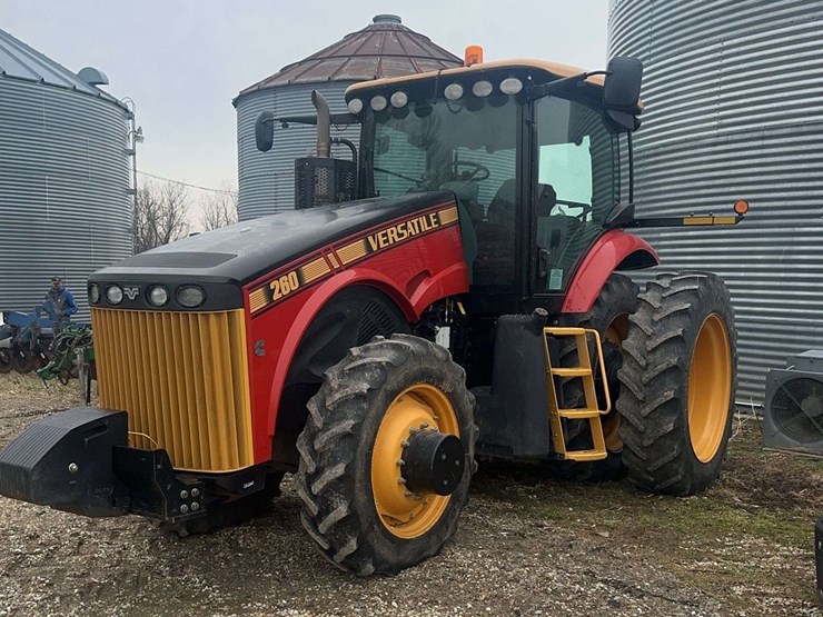 2017-versatile-260-image-2