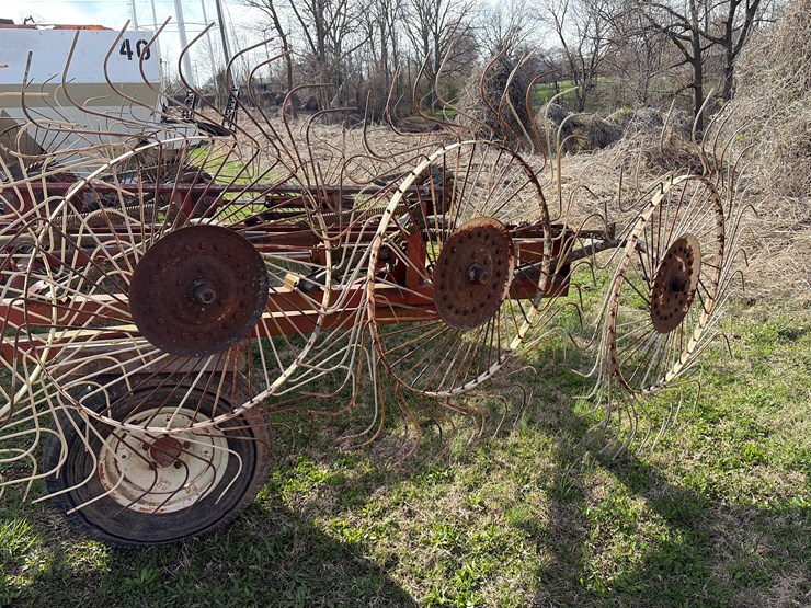 hesston-3982-image-9