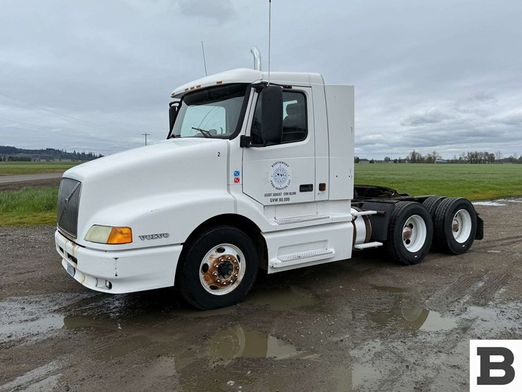 2001-volvo-vnl-tractor-truck---albany,-or-image-1