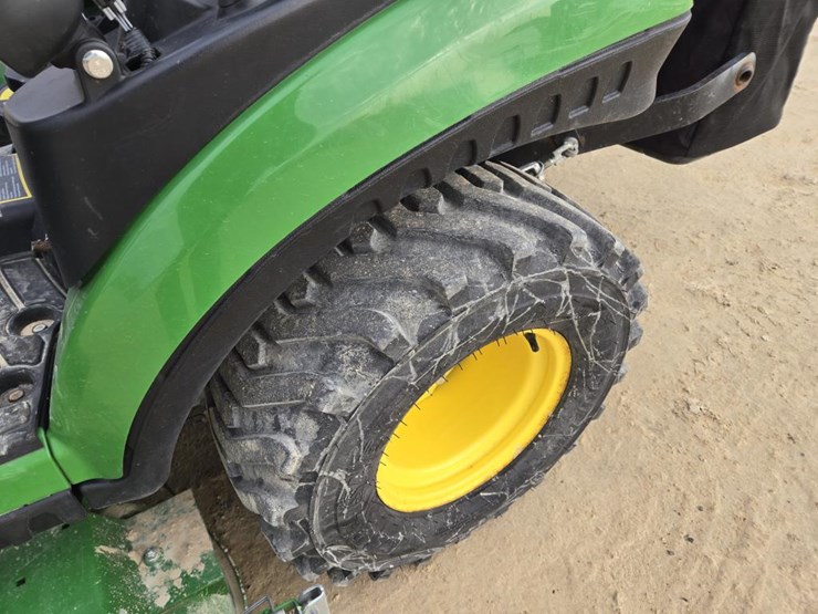 john-deere-1025r-image-8