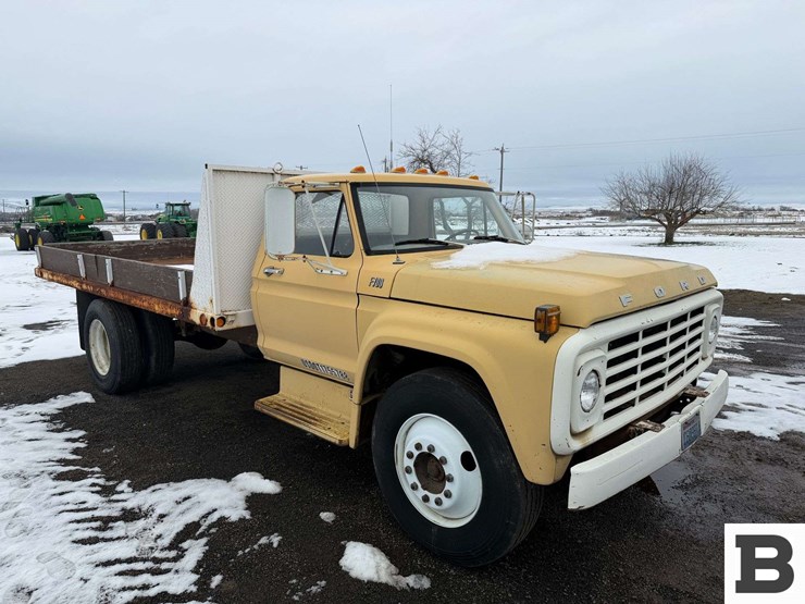 1974-ford-f700-image-6