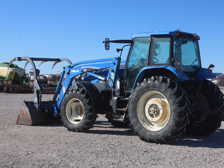new-holland-tm125-image-4