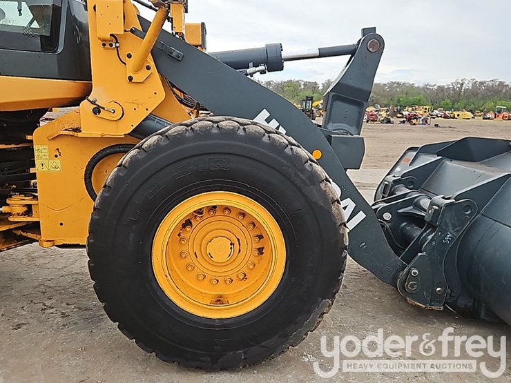 2022-hyundai-hl955a-image-10