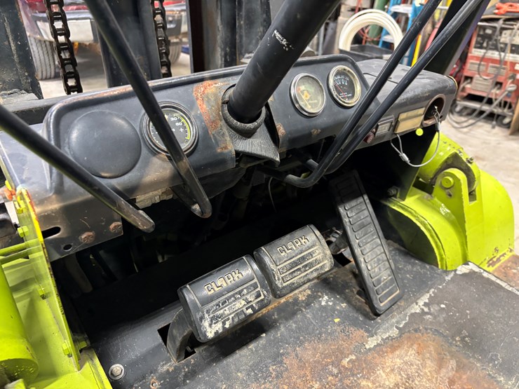#2306-•-clark-c500-forklift-image-36