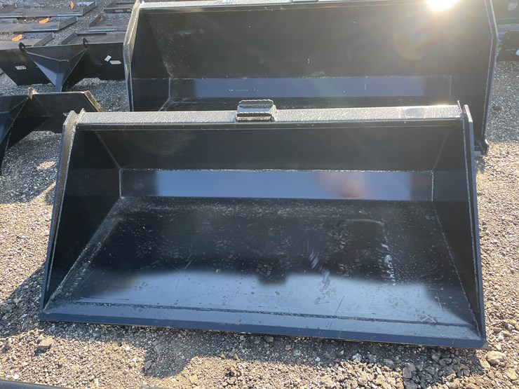 #3044-•-66"-skid-steer-bucket-with-blade-image-2