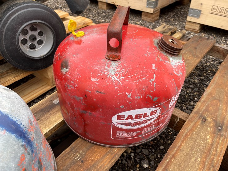#3054-•-(2)-metal-fuel-cans-image-6
