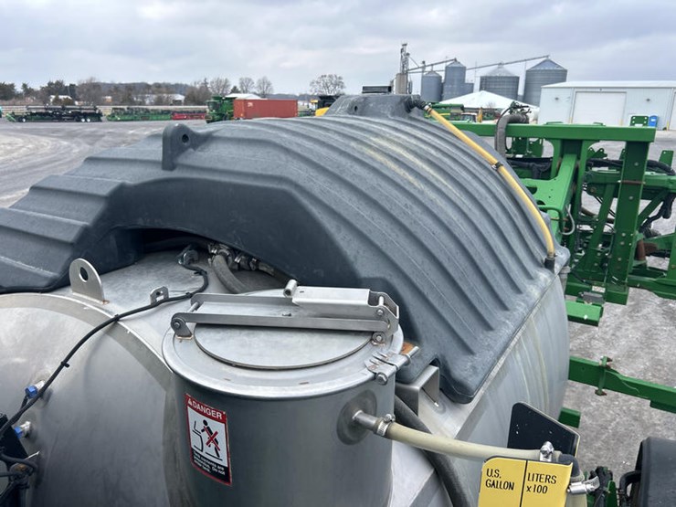 2018-john-deere-r4045-image-22