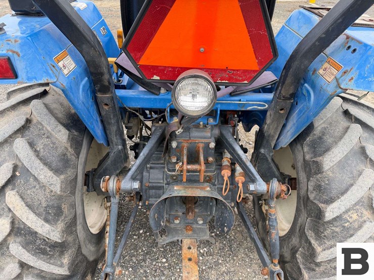 new-holland-t1520-image-22