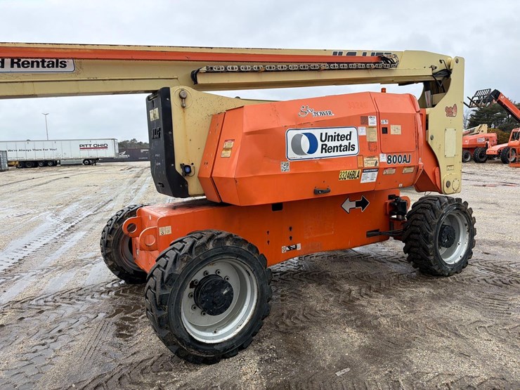 2016-jlg-800aj-image-2