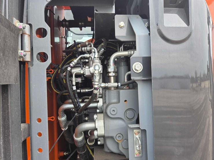 2023-hitachi-zx225us-image-27