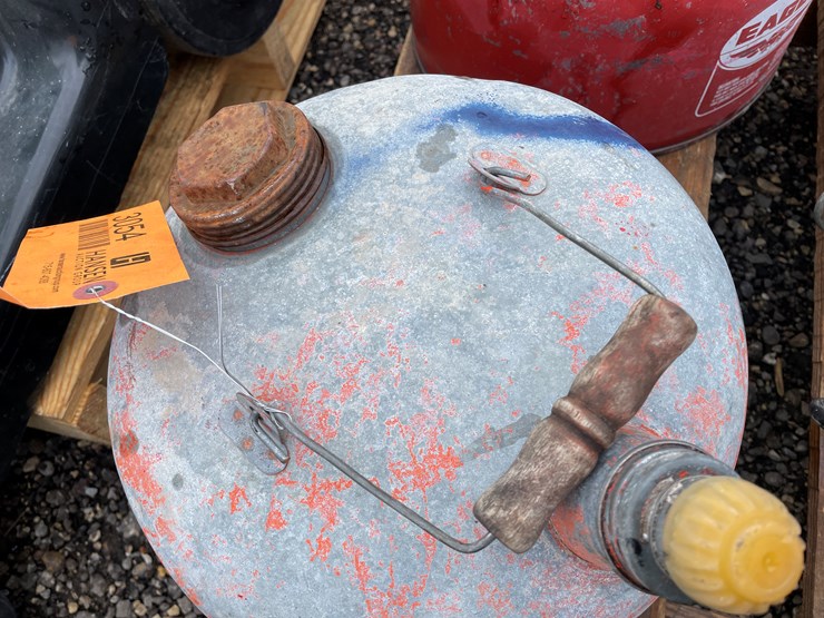 #3054-•-(2)-metal-fuel-cans-image-5