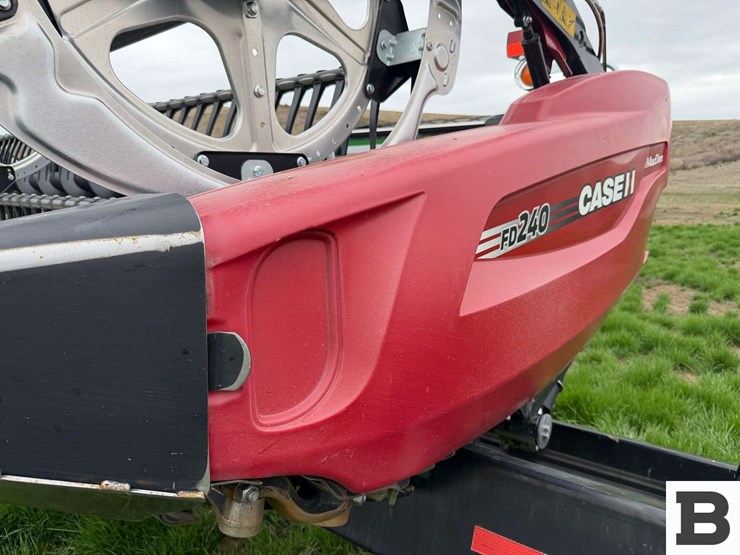 2023-mac-don-fd240-image-59