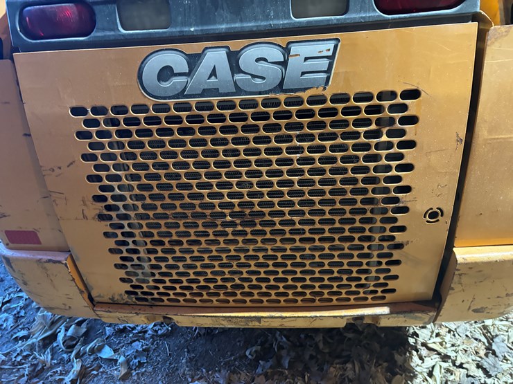 2012-case-sv300-image-17