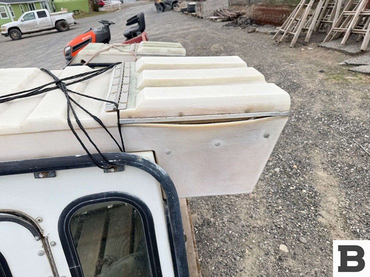 key-dollar-cab-orchard-tractor-cab-image-8