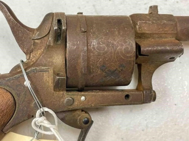 vintage-revolver-image-15