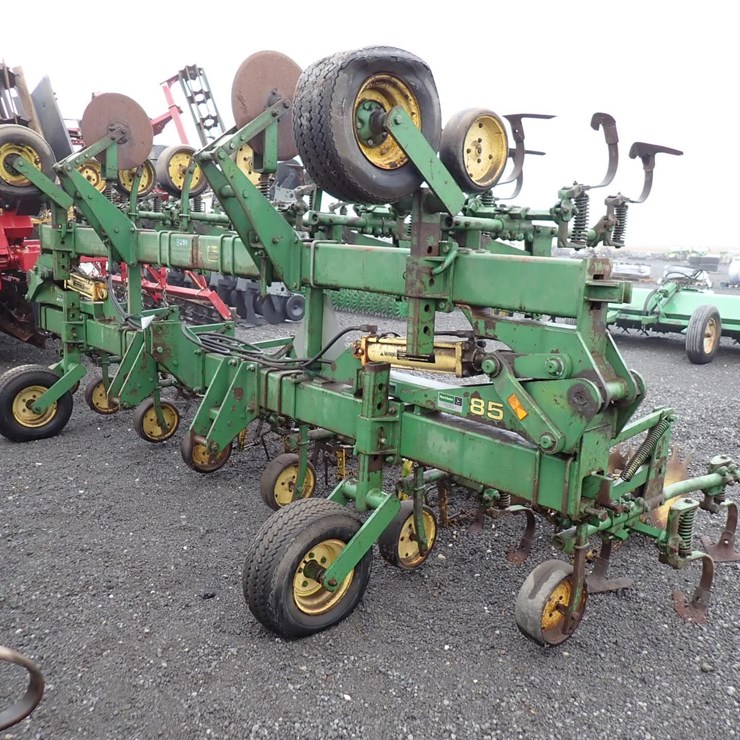 JOHN DEERE 85