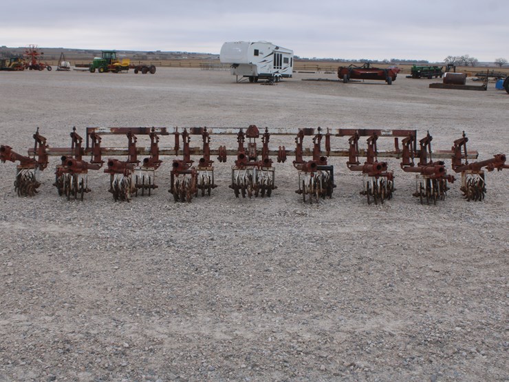 #1047-•-lilliston-8-row-field-cultivator-image-3