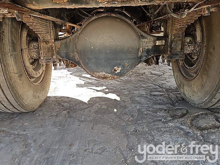 1995-ford-l8000-image-17