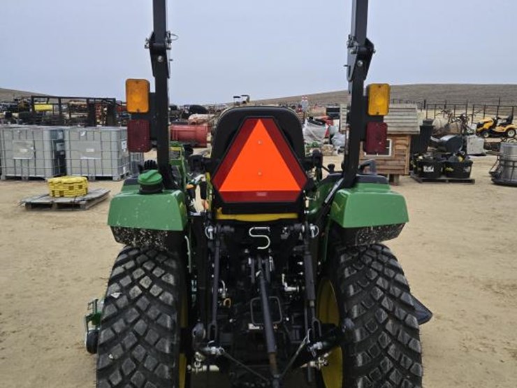 2025-john-deere-2038r-image-11