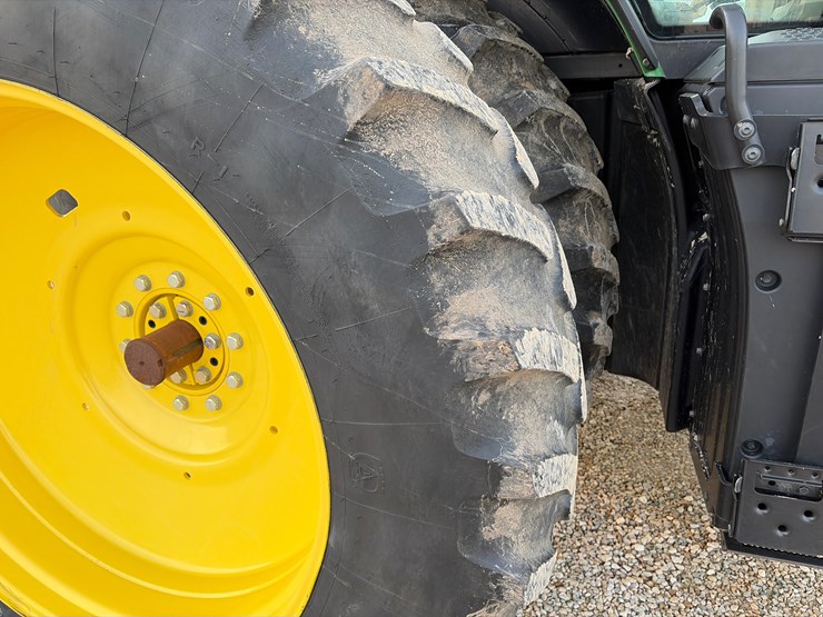 2018-john-deere-8245r-image-22