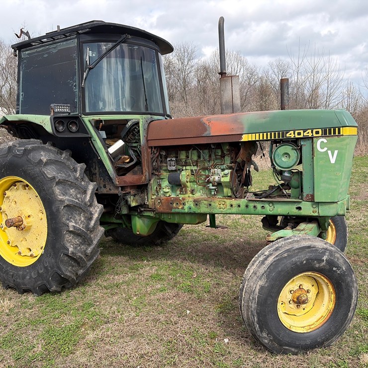 JOHN DEERE 4040