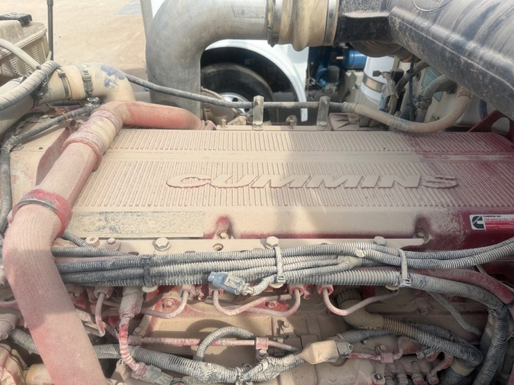 2011-peterbilt-367-image-15