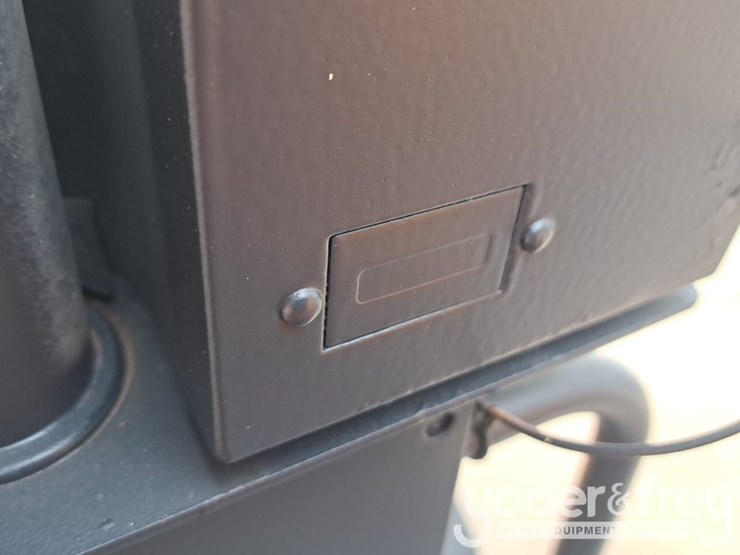 benford-6-ton-swivel-skip-dumper,-roll-bar-image-24