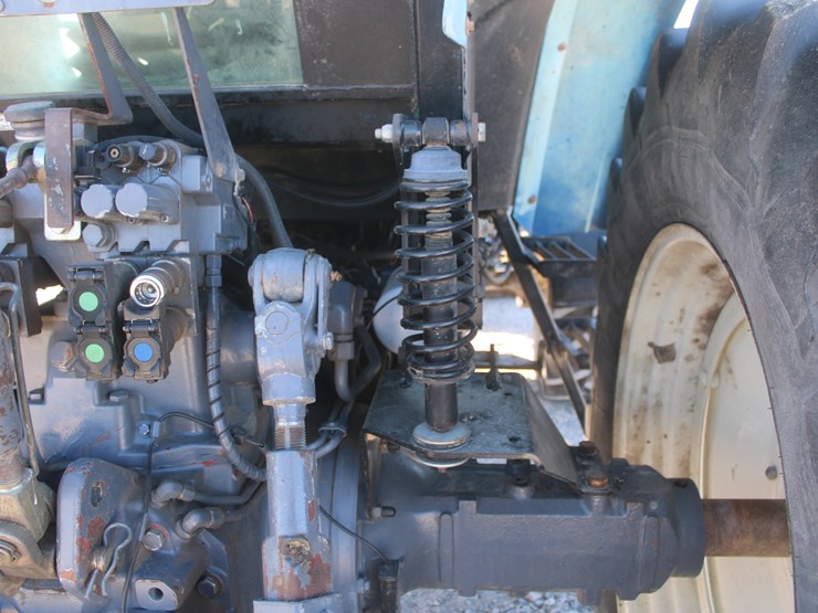 new-holland-tm125-image-38