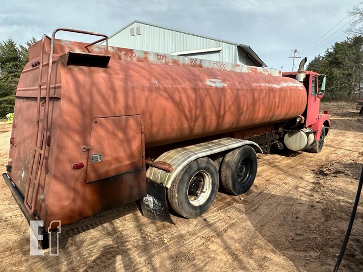 1900-white/gmc-fuel-truck-9618-image-3