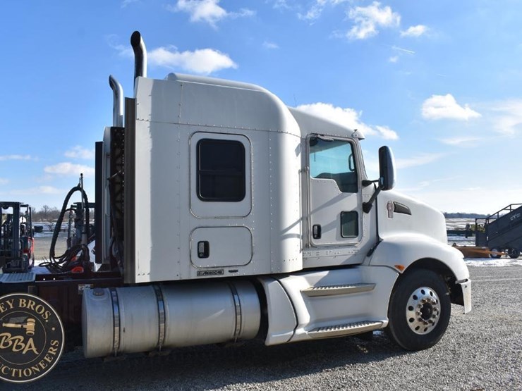 2012-kenworth-t660-image-14