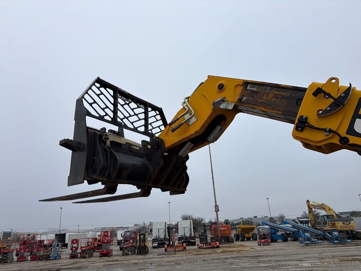 2016-jcb-525-60-image-8