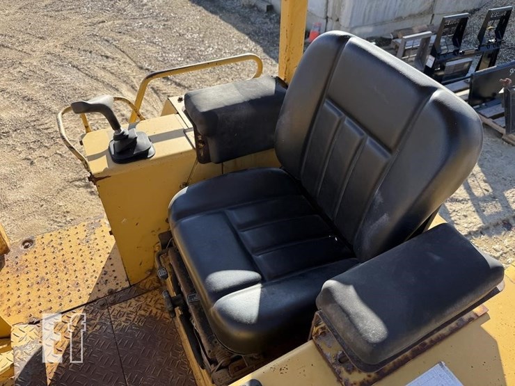 1993-caterpillar-d5c-image-12