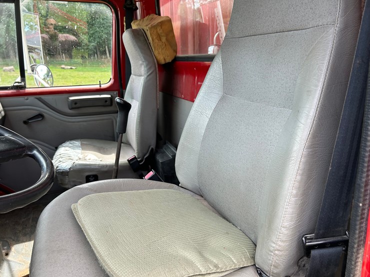 1995-case-ih-4900-image-17