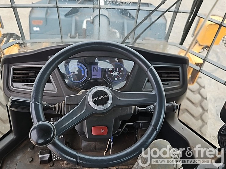 2022-hyundai-hl955a-image-40
