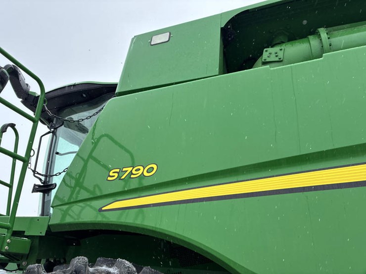 2018-john-deere-s790-image-25