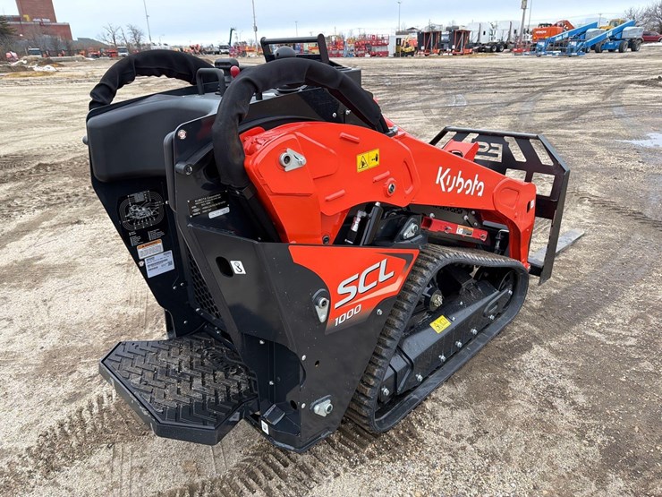 2026-kubota-scl1000-image-4