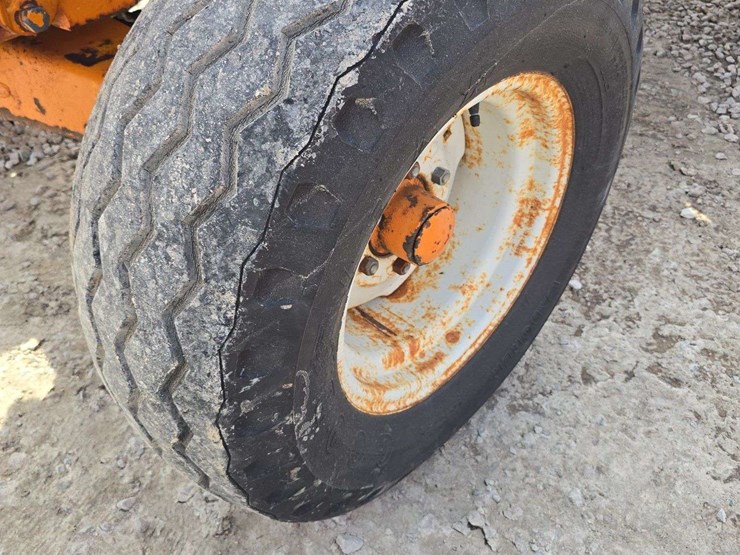 1984-ford-540-image-14