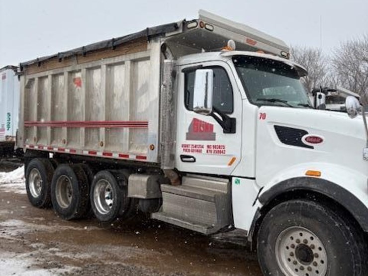 2018-peterbilt-567-image-4