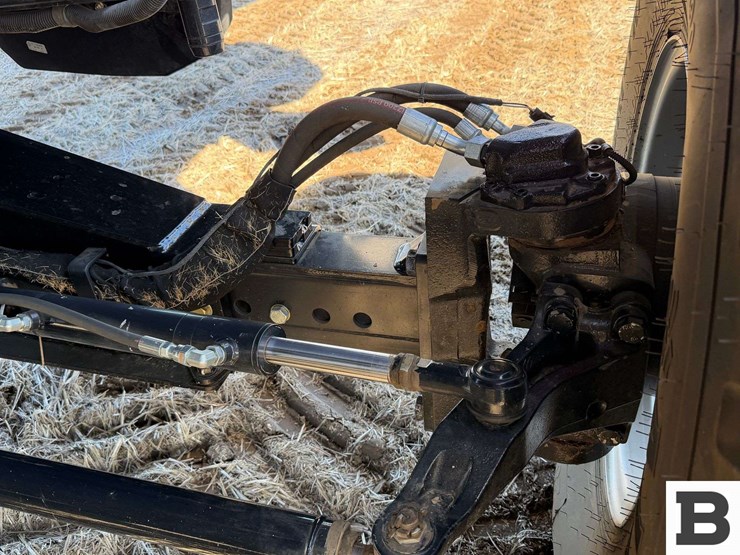 2025-case-ih-8260-image-38