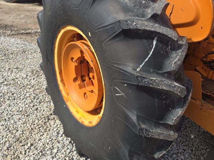 1982-ford-540-image-17