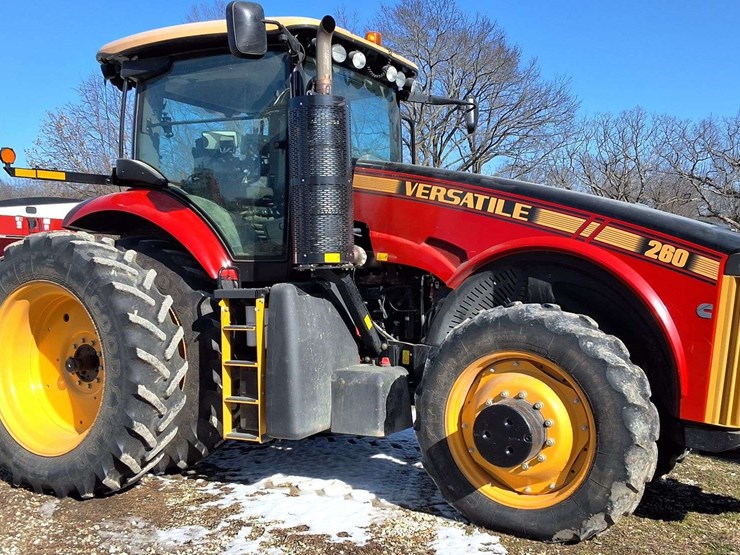 2017-versatile-260-image-3